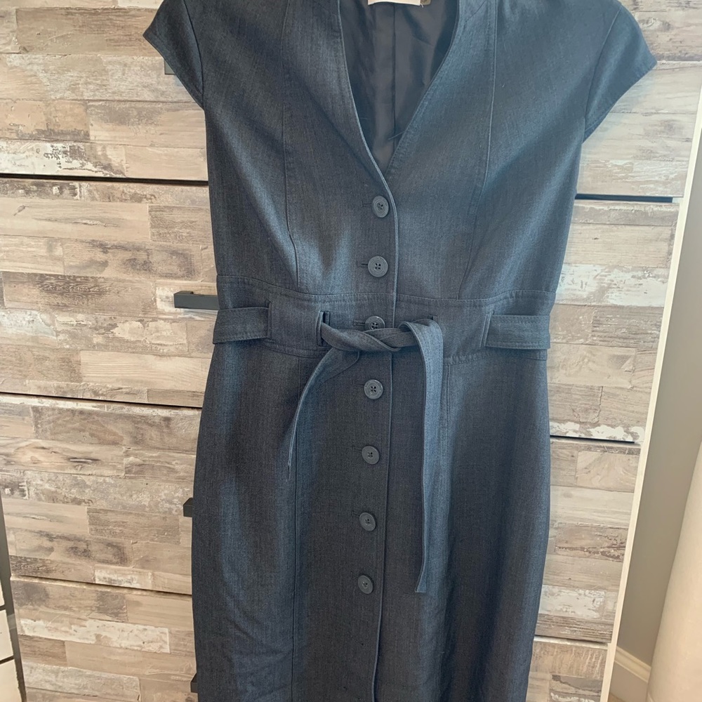 Suit dress with belt